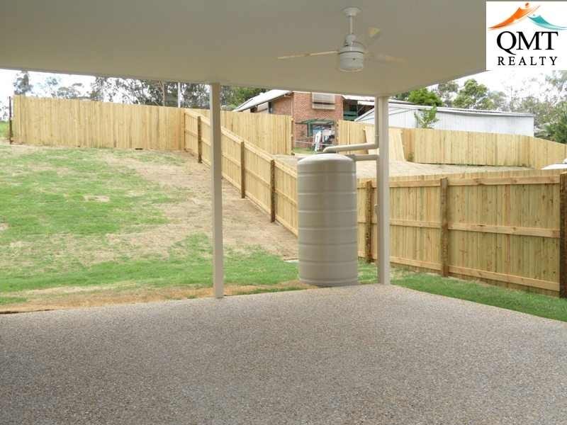 98 High Street, Blackstone QLD 4304