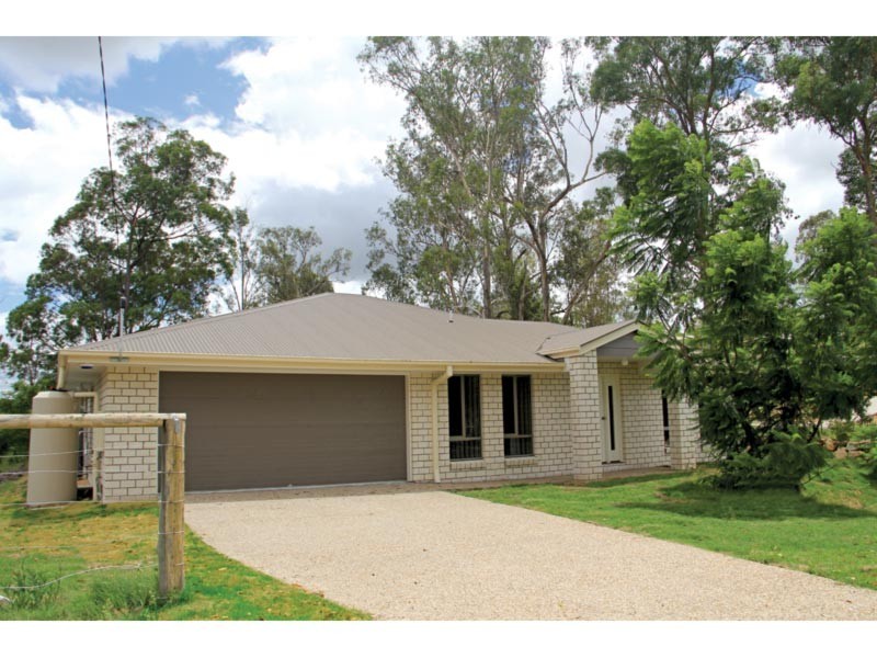 76 High Street, Blackstone QLD 4304