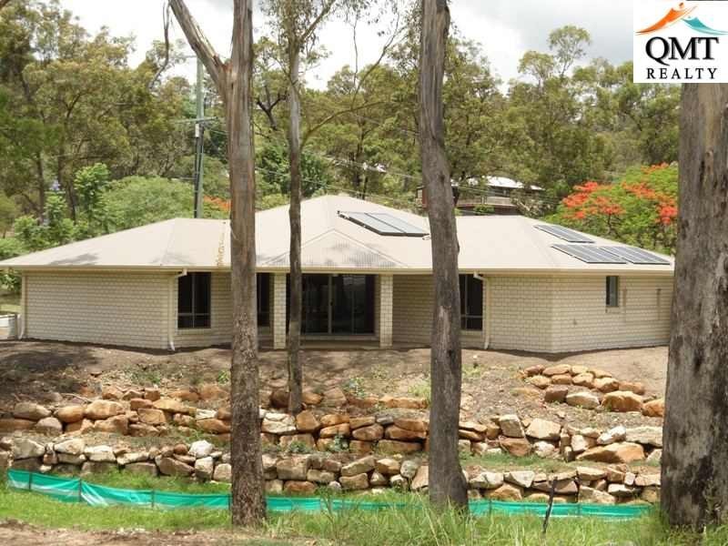 76 High Street, Blackstone QLD 4304