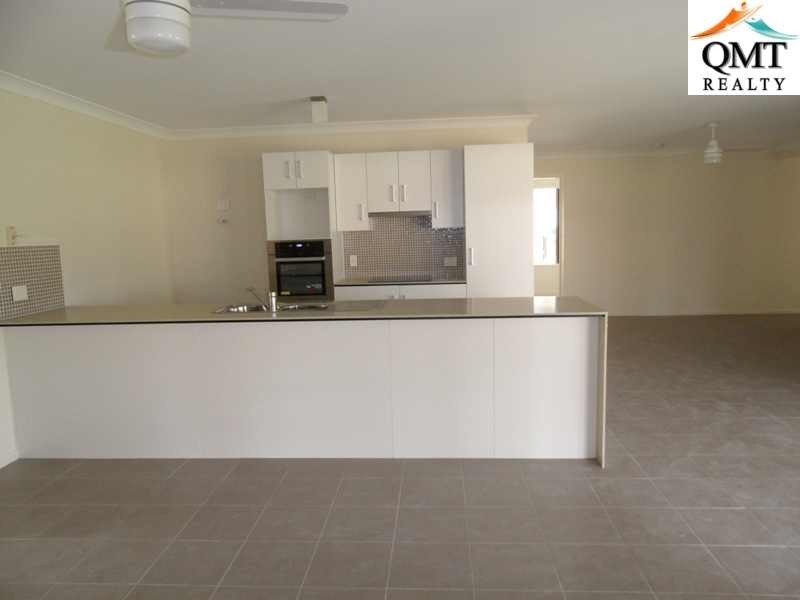 76 High Street, Blackstone QLD 4304