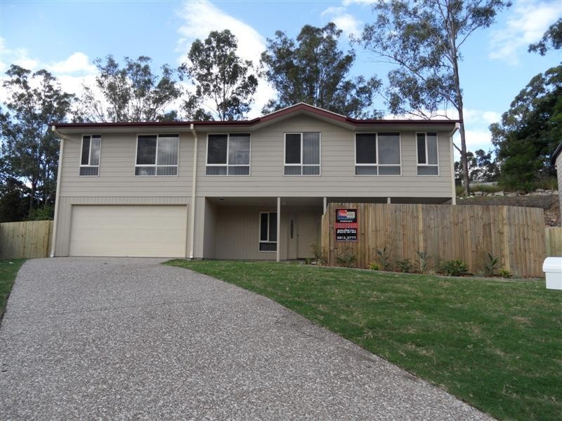 86 High Street, Blackstone QLD 4304