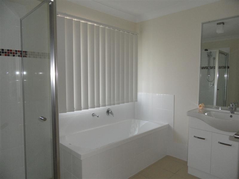 86 High Street, Blackstone QLD 4304