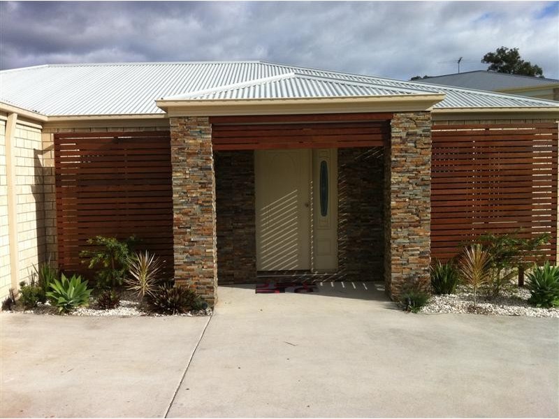 91 High Street, Blackstone QLD 4304