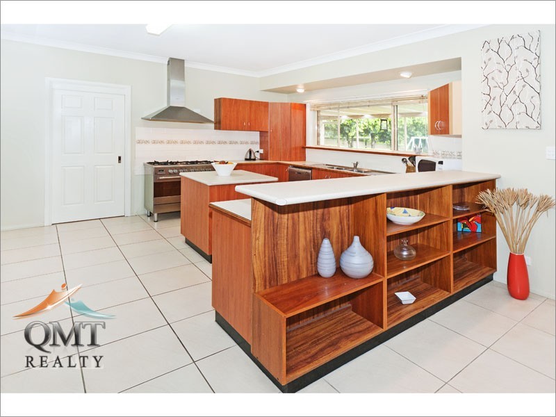 15 Castle Hill Drive, Murrumba Downs QLD 4503