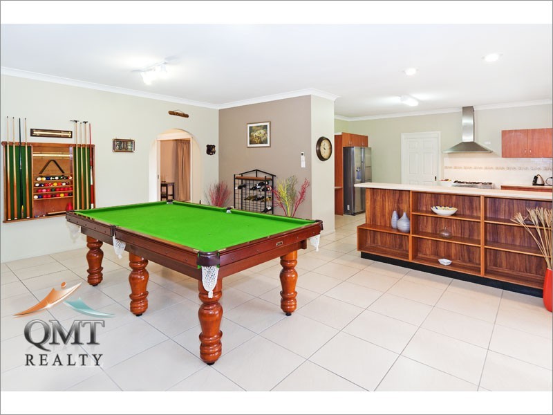 15 Castle Hill Drive, Murrumba Downs QLD 4503