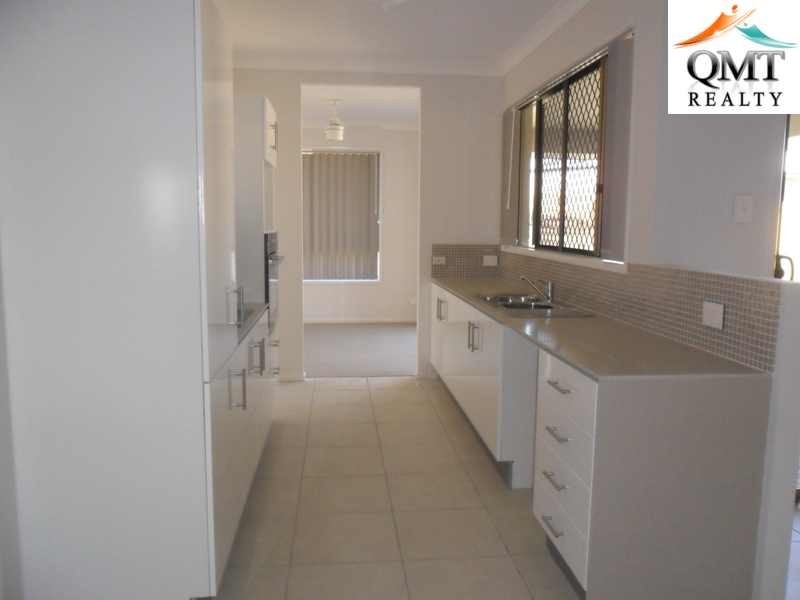 11 Iris Court, Yamanto QLD 4305