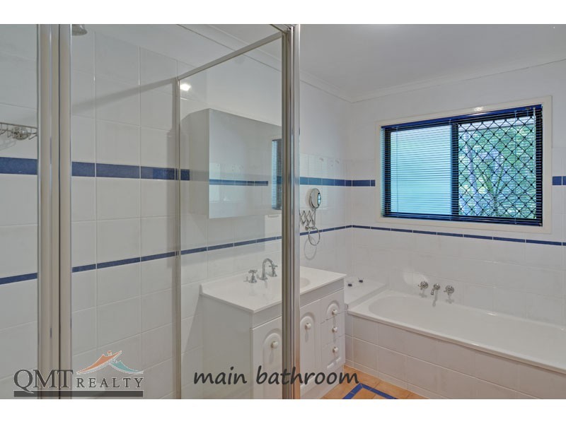 14 Knightsbridge Crescent, Rochedale South QLD 4123