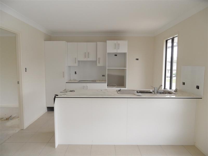 94 High Street, Blackstone QLD 4304