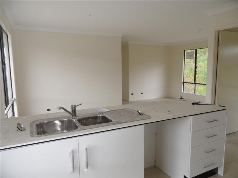 94 High Street, Blackstone QLD 4304