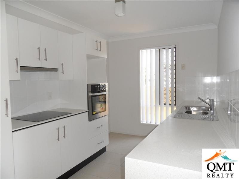 10 Bowen Place, Blackstone QLD 4304