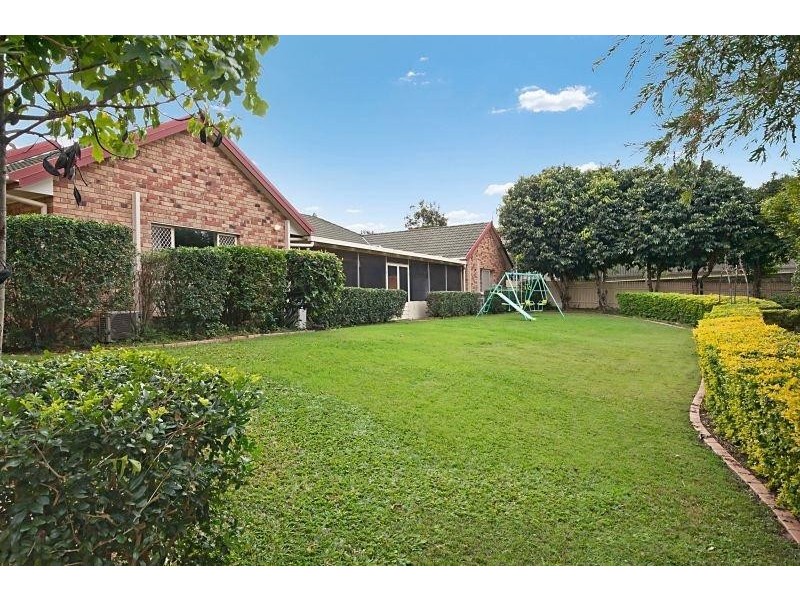 15 Castle Hill Drive, Murrumba Downs QLD 4503