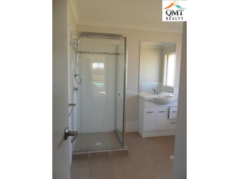 13 Petal Place, Yamanto QLD 4305