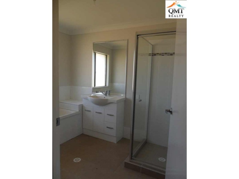 13 Petal Place, Yamanto QLD 4305