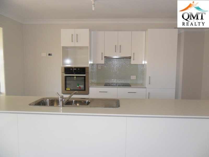 10 Iris Court, Yamanto QLD 4305