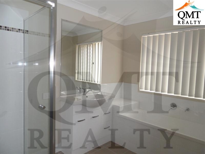 9 MacBride Crt, Collingwood Park QLD 4301