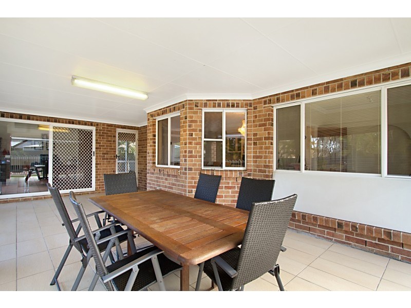 8 Jasmine Court, Calamvale QLD 4116