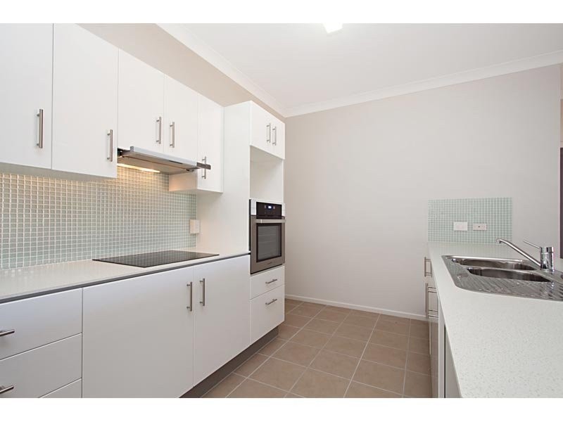 2/6B Vicki Street, Redbank Plains QLD 4301