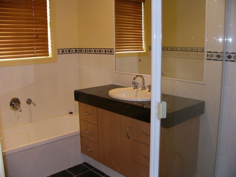 155 Stradbroke Avenue, Wynnum QLD 4178