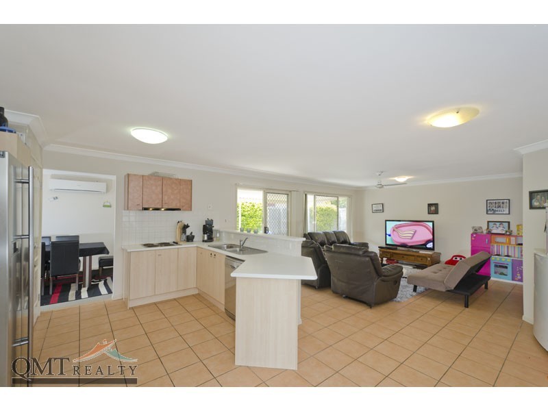 74 Wallum Drive, Parkinson QLD 4115