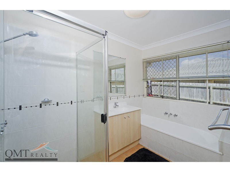 74 Wallum Drive, Parkinson QLD 4115