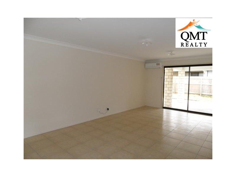 102 High Street, Blackstone QLD 4304