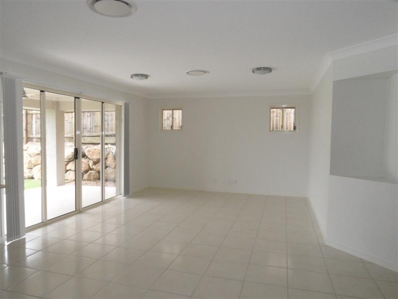 58 Outlook Drive, Waterford QLD 4133