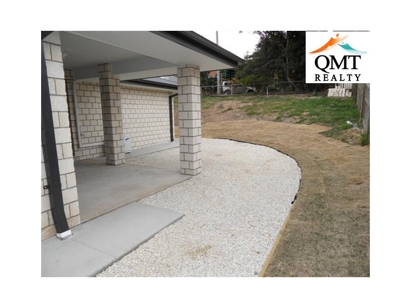 102 High Street, Blackstone QLD 4304