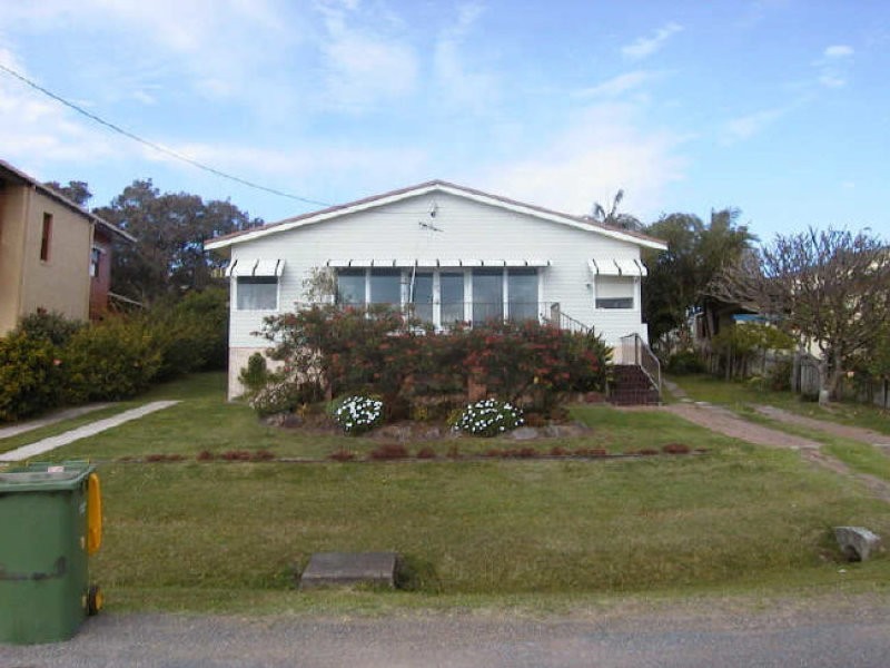1/30 Pollack Esplanade, Woolgoolga NSW 2456
