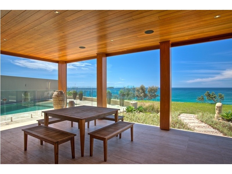 43 Sapphire Crescent, Sapphire Beach NSW 2450