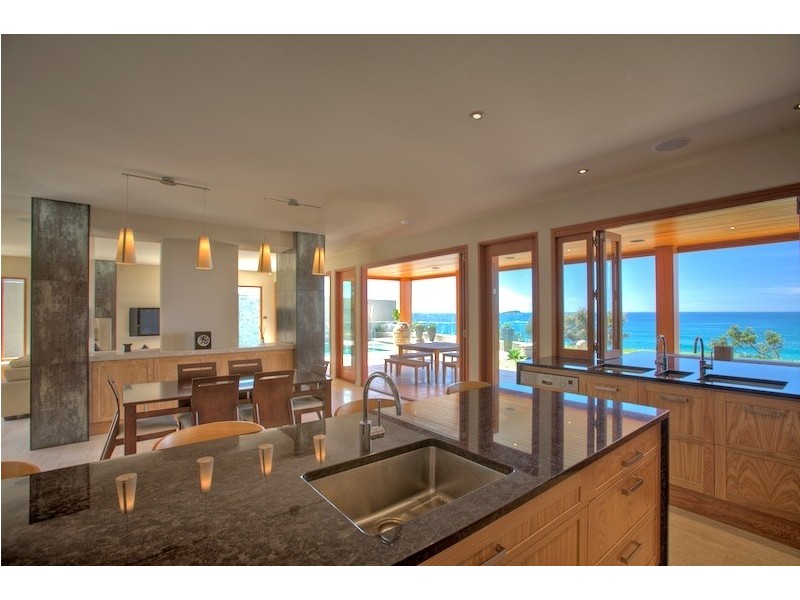 43 Sapphire Crescent, Sapphire Beach NSW 2450