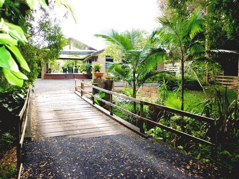 8 Bream Close, Emerald Beach NSW 2456