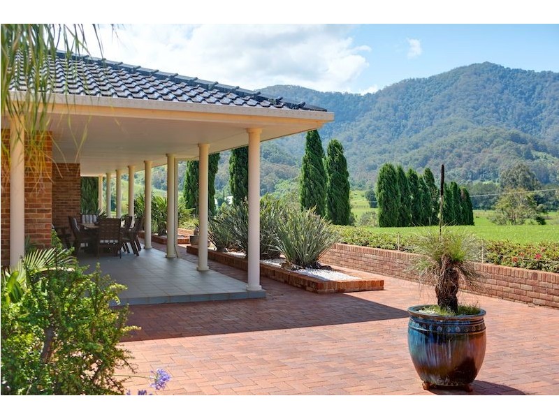 279 Crossmaglen Road, Coffs Harbour NSW 2450