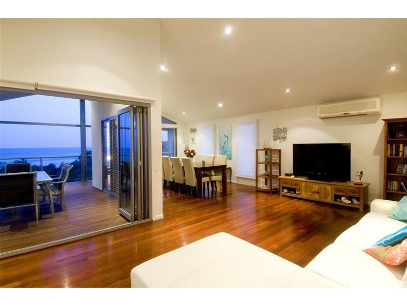 11 Sapphire Crescent, Sapphire Beach NSW 2450