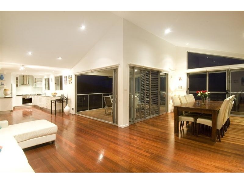 11 Sapphire Crescent, Sapphire Beach NSW 2450
