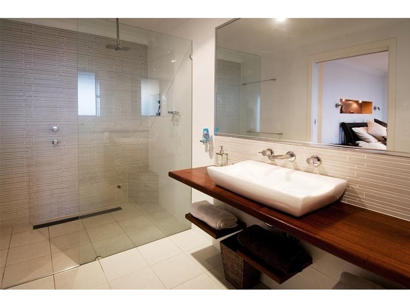 11 Sapphire Crescent, Sapphire Beach NSW 2450