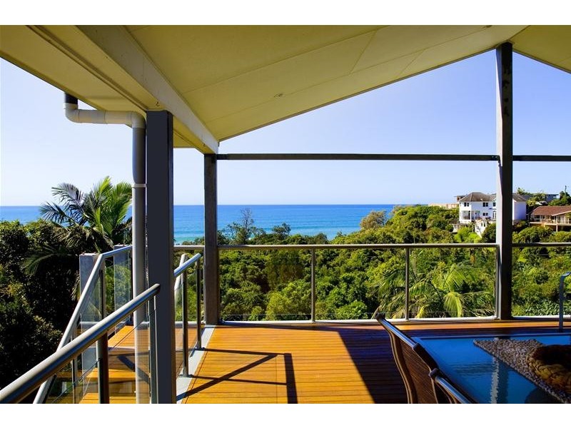 11 Sapphire Crescent, Sapphire Beach NSW 2450