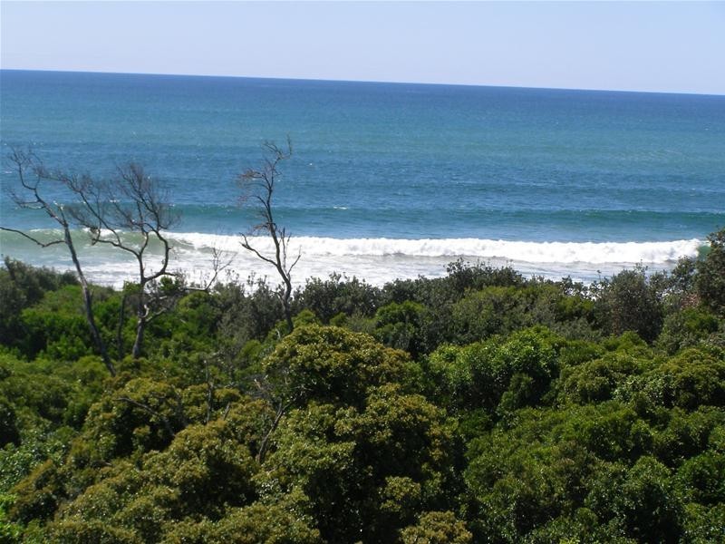 11 Sapphire Crescent, Sapphire Beach NSW 2450