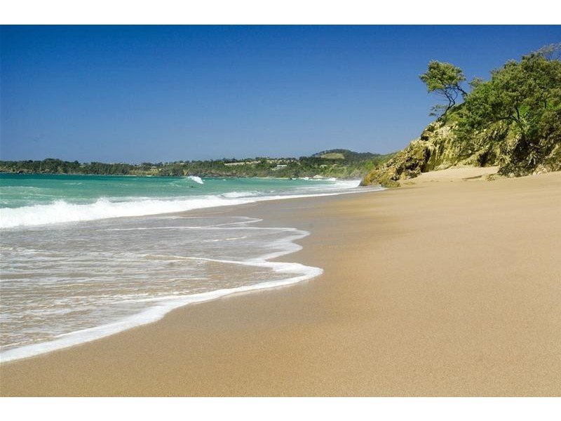 11 Sapphire Crescent, Sapphire Beach NSW 2450