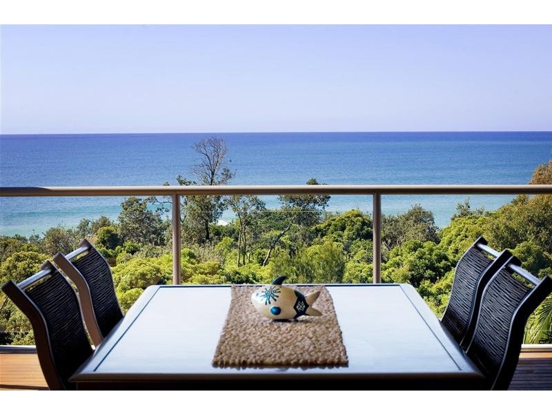 11 Sapphire Crescent, Sapphire Beach NSW 2450