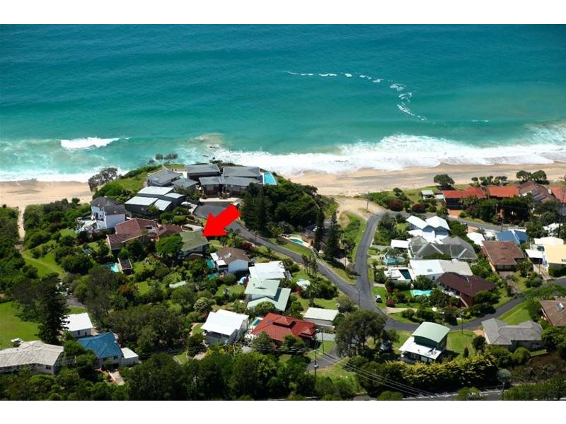 35 Sapphire Crescent, Sapphire Beach NSW 2450