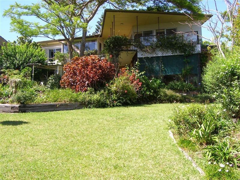 35 Sapphire Crescent, Sapphire Beach NSW 2450