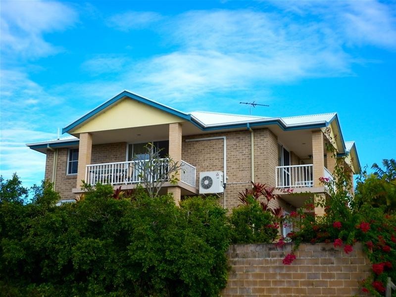 2/5 Trafalgar Lane, Woolgoolga NSW 2456