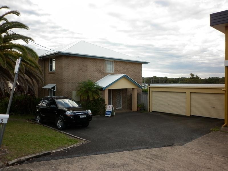 2/5 Trafalgar Lane, Woolgoolga NSW 2456