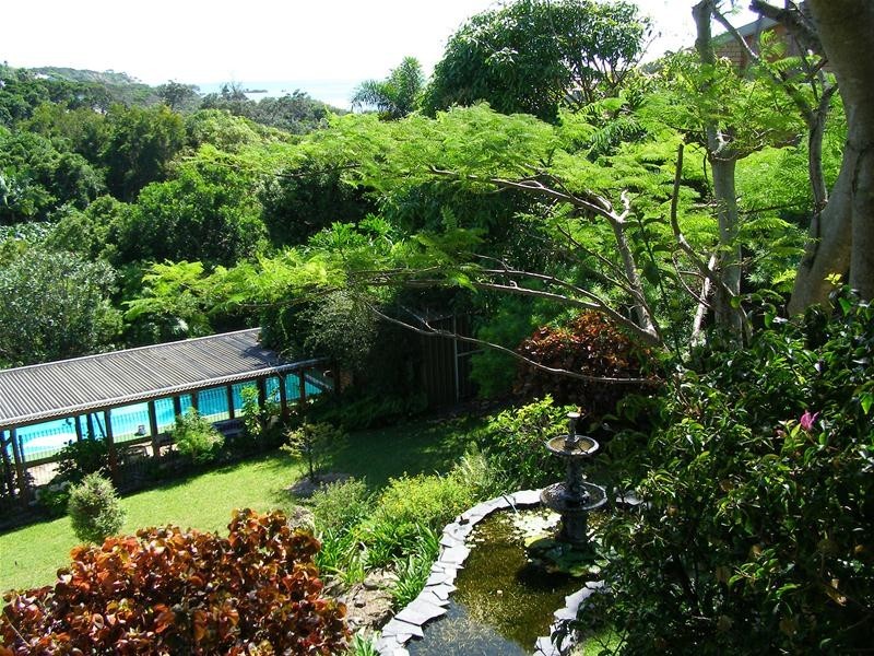 35 Sapphire Crescent, Sapphire Beach NSW 2450