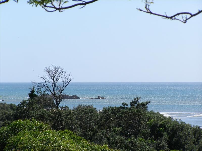 35 Sapphire Crescent, Sapphire Beach NSW 2450