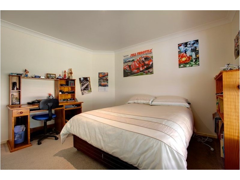 7 Goonaroo Place, Emerald Beach NSW 2456