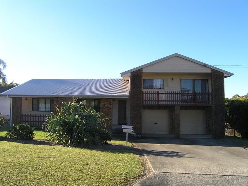 11 Headland Road, Sapphire Beach NSW 2450