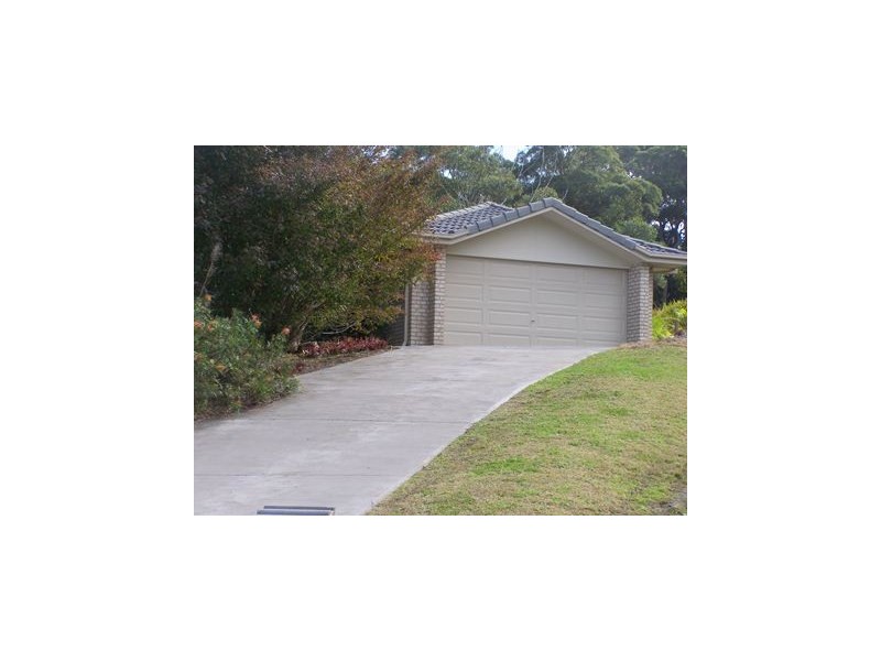 15 Azure Avenue, Emerald Beach NSW 2456