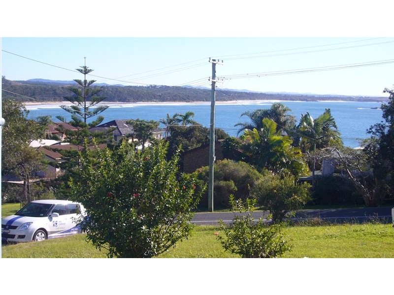 28 Ocean Street, Woolgoolga NSW 2456