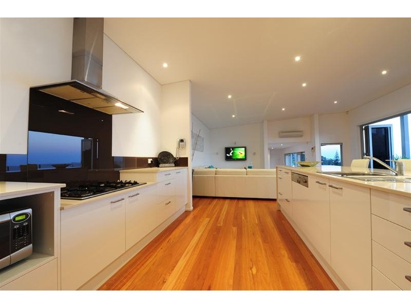 4 Beachfront Close, Sapphire Beach NSW 2450